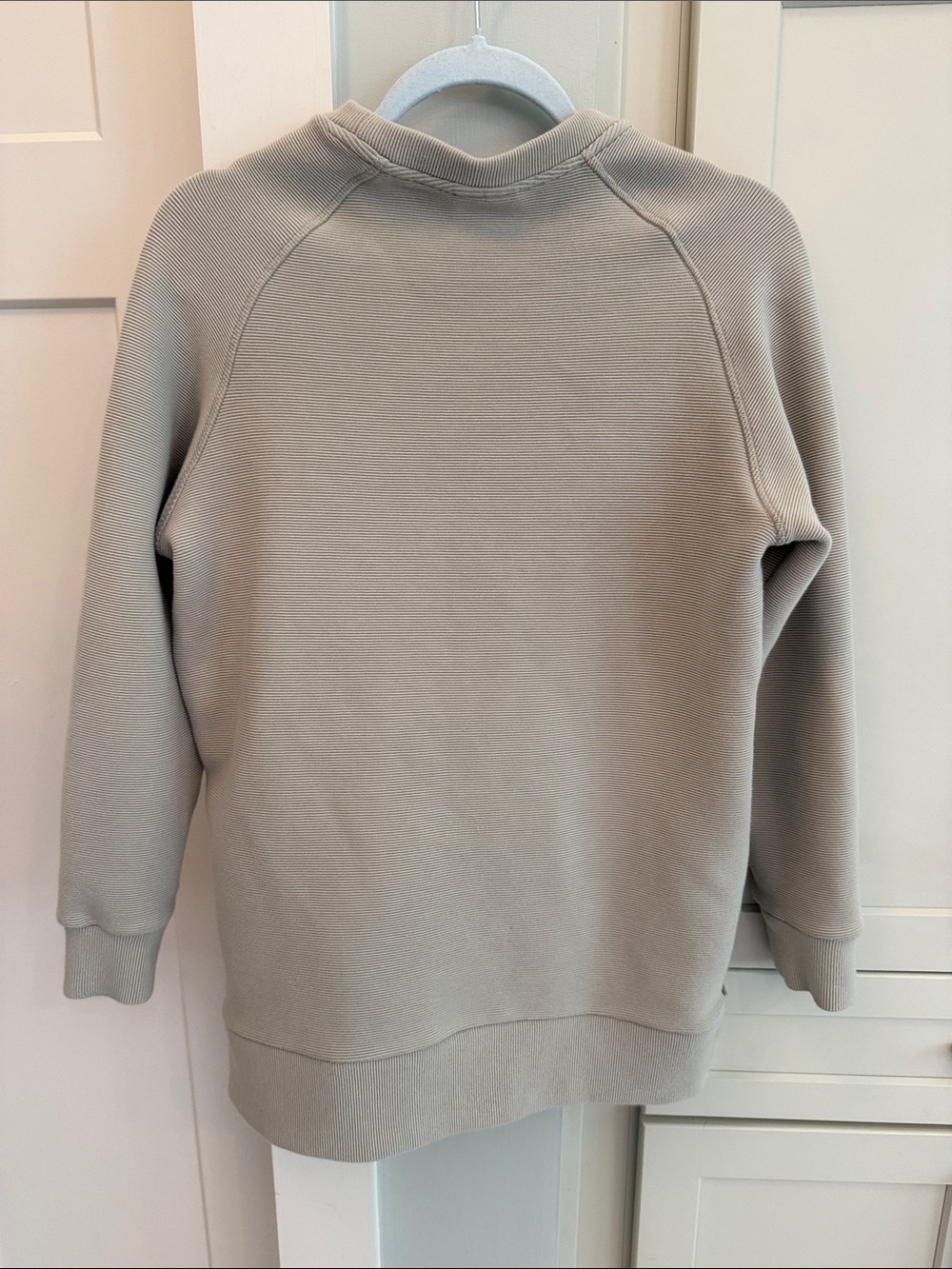 Varley Light Gray Crewneck Sweatshirt - Picture 7 of 11